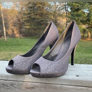 Lulu Townsend Studded Peep-Toe Heels – Taupe/Gray – EUC Size 9